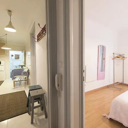 Downtown Doll's House * Lisbona